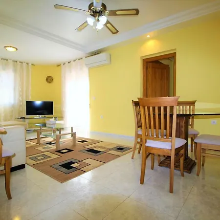 Bluelagoon Homes فيلة Villacosta